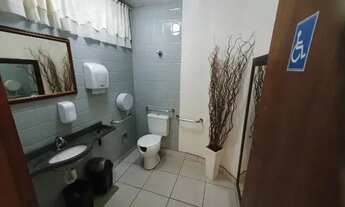 Imagem 3: Ponto comercial/Loja/Box para aluguel e venda possui 740 metros quadrados