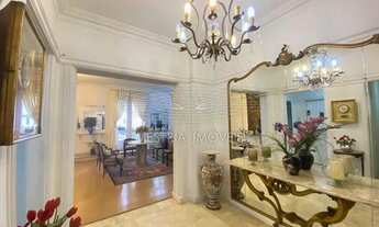 Imagem: Neoclássico! Planta original com pé direito