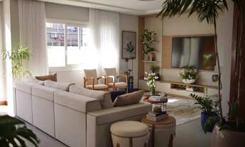 Imagem 6: Casa finamente mobiliada e equipada de 3 andares com elevador em localização privilegiada