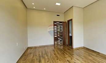 Imagem 4: Luxo no Coração de Delfinópolis - Casa Nova!