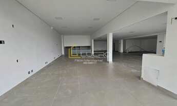 Imagem 5: Ponto Comercial para aluguel com 349,3 m² e 3 quartos em Jardim Infante Dom Henrique, Baur