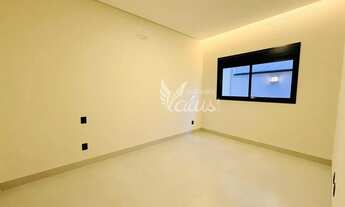 Imagem 6: Casa de 245 m² com 3 suítes, closet e área gourmet com piscina aquecida no Setor Sudoeste