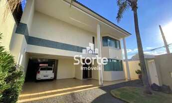 Imagem 2: Casa estilo sobrado de esquina com 3 suítes à venda, 290m² por R$ 1.700.000 - Morada da Co