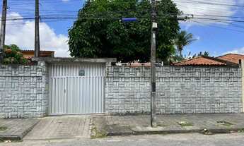 Imagem: Casa à venda com 3 quartos localizada no