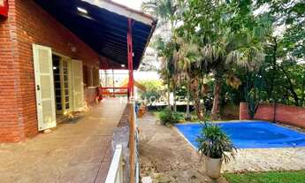 Imagem: Sobrado em Rua Lauro Oscar Diefenthaeler