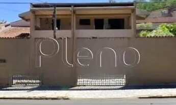 Imagem 2: Sobrado à venda em Valinhos, Jardim das Palmeiras, com 3 quartos, com 217 m²