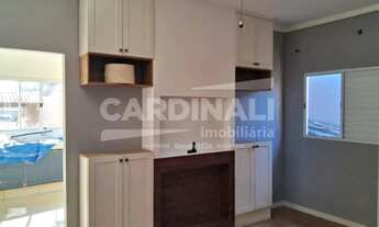 Imagem 2: Casa com ótima localização, 02 dormitórios com armários embutidos