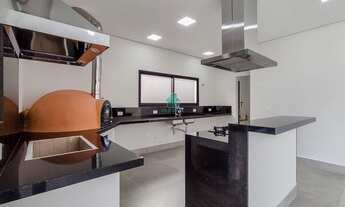 Imagem 3: Casa Alto Padrão 3 Suítes com Piscina em Condomínio Fechado