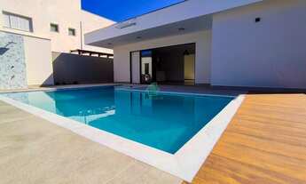 Imagem 5: Casa Alto Padrão 3 Suítes com Piscina em Condomínio Fechado