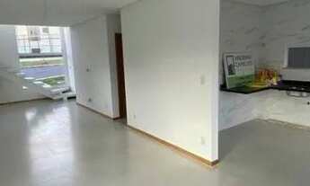 Imagem 2: Casa duplex 4/4 sendo três suítes e uma master com closet e varanda