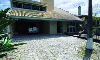 Imagem: Ampla Residência com 5 quartos, 3 suítes