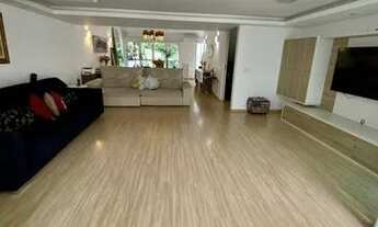 Imagem 5: Ampla Residência com 5 quartos, 3 suítes e quintal imenso