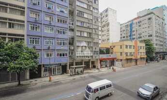 Imagem 6: Três quartos finamente reformado com vaga na escritura em Copacabana