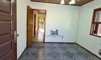 Imagem 4: Ótima casa semimobiliada com 03 dormitórios, suíte, garagem fechada para 2 carros, no ba