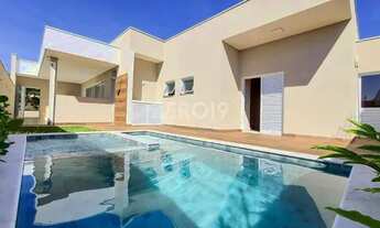 Imagem: Casa à venda com 3 dormitórios, quintal