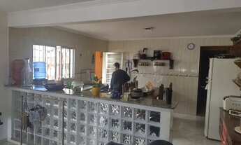 Imagem 7: VENDE-SE CASA COM 4 DORMITÓRIOS - 250m²