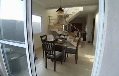 Imagem 4: VGC - Lindo Sobrado 4 Dormitórios e um quintal grande gramado