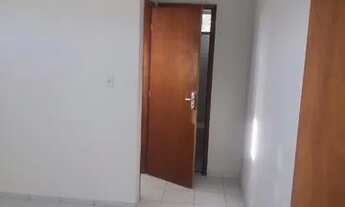 Imagem 2: Kitnet , Cambeba , 1 quarto , sala e cozinha e banheiro todo na cerâmica