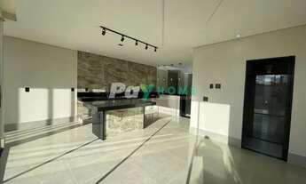 Imagem 6: Casa de condomínio para venda possui 260 metros quadrados com 3 quartos