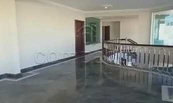 Imagem 5: Casa de condomínio para aluguel possui 466 metros quadrados com 4 quartos