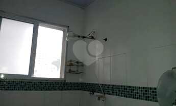 Imagem 6: Sobrado abaixo da avaliação ao lado do Metrô Jardim São Paulo