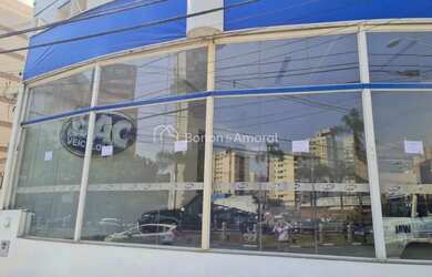 Imagem: Prédio Comercial, amplo salão, em avenida