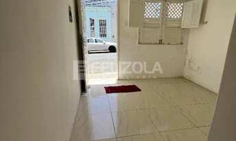 Imagem 4: Casa para aluguel no Bairro Centro, sendo 1/4, 2 salas, cozinha, wc, área de serviço