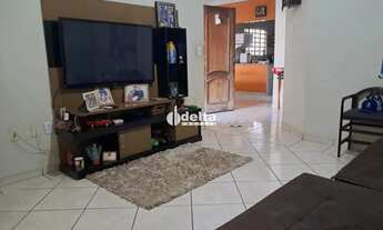 Imagem 2: Casa residencial com 3 quartos sendo 2 suítes disponível para Venda em Uberlândia - MG