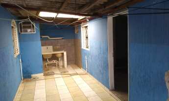 Imagem 6: Alugo casa nos fundos com 3 cômodos: 1 quarto + sala + banheiro + cozinha