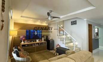 Imagem: Sobrado à venda com 3 quartos no Residencial