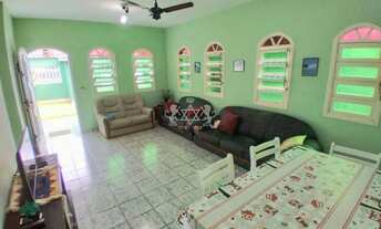 Imagem 4: Casa à venda, com 04 dormitórios, com piscina, jardim, 04 vagas cobertas no Jardim Aruan e