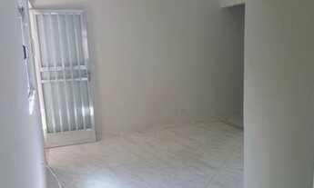 Imagem 2: ALUGO casa pequena