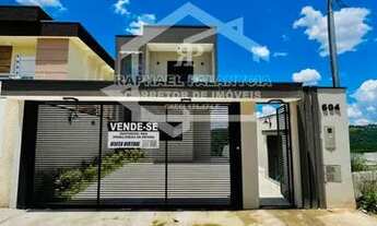 Imagem 2: Casa sobrado com acabamento diferenciado no Portal dos Ipês com piscina