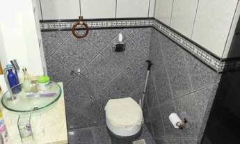 Imagem 4: Sobrado para venda possui 240 metros quadrados com 4 quartos em Vila Colorado - Suzano - S