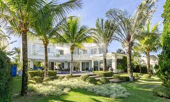 Imagem 4: Aluguel de Temporada e Venda! Suntuosa mansão, com 05 suítes, na quadra do mar