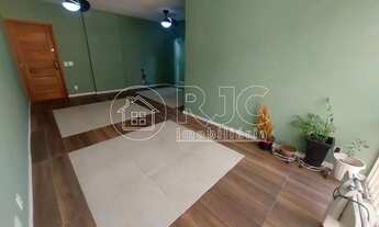 Imagem 2: Imóvel para venda possui 121 metros quadrados com 3 quartos em Tijuca - Rio de Janeiro - R