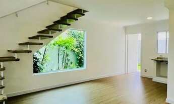 Imagem 4: Sobrado Reformado no Condomínio Tipo Village Próximo à Alameda Lucas Nogueira Garcez, Ati