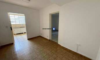 Imagem 4: Casa p/ LOCAÇÃO - 1 dormitório - Com ambientes amplos - Quintal compartilhado - Excelente