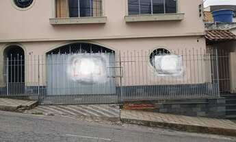 Imagem: Casa à venda em Barbacena, Centro, com