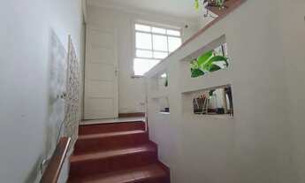 Imagem 5: Casa ampla com 3 quartos, suíte com banheira e terraço no Centro – 2 vagas de garagem