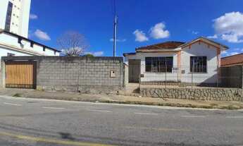 Imagem 1: Casa à venda em Barbacena, São Sebastião, com 4 quartos, 1250m²