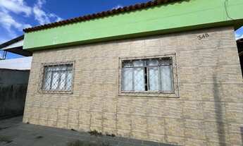 Imagem: Casa Ampla e Segura com Grande Área Externa