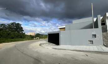 Imagem 3: Conforto, Localização e Tranquilidade: A Casa Perfeita para Você!