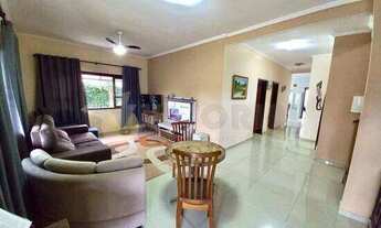 Imagem 2: Casa à venda em Caraguatatuba, Jardim Britânia, com 4 quartos, 290m²