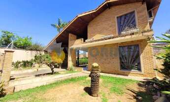 Imagem 2: Sobrado à venda em Caraguatatuba, Sumaré, com 9 quartos, 600m²