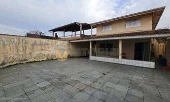 Imagem 2: Sobrado à venda em Caraguatatuba, Poiares, com 5 quartos, 250m²