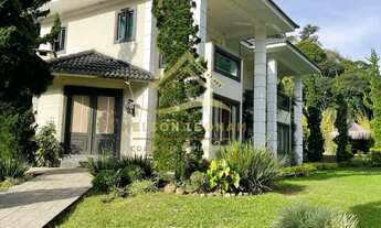 Imagem 4: Casa de Alto Padrão com 5 Suítes no Condomínio no Comary - Teresópolis/RJ