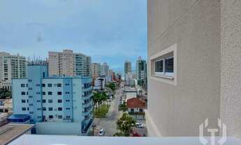 Imagem 2: Apartamento de dois dormitórios com vista para o mar no Centro de Itapema