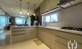 Imagem 7: Lindo apto de alto padrão no coração de Meia Praia, com 4 dormitórios e 2 vagas, mobiliado