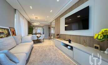 Imagem 1: Lindo apto de alto padrão no coração de Meia Praia, com 4 dormitórios e 2 vagas, mobiliado